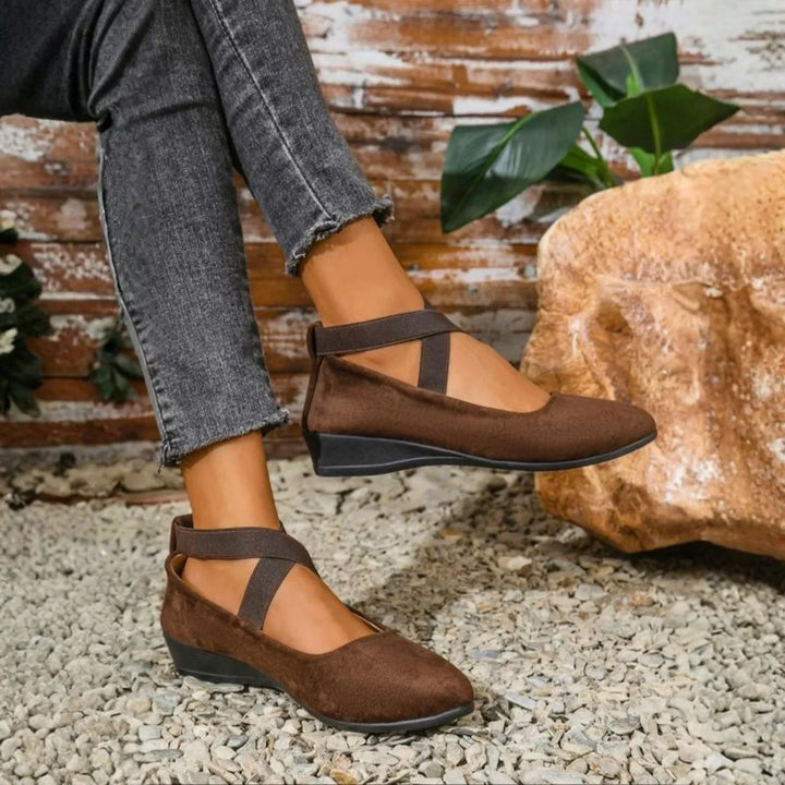 JASMINE - Closed Toe Wedge Ballerina